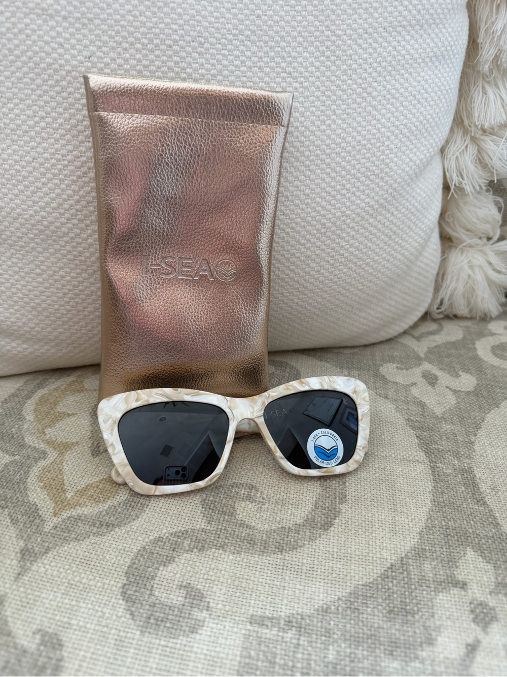 I Sea olive sunglasses in shell color
